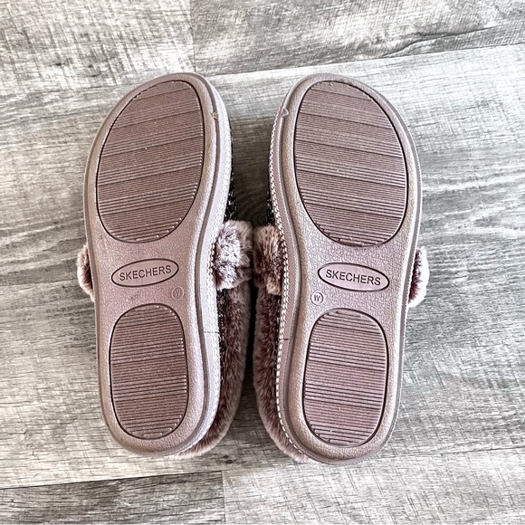 Skechers Women’s Metallic Rose Gold Pink Soft Slippers - Picture 5 of 5